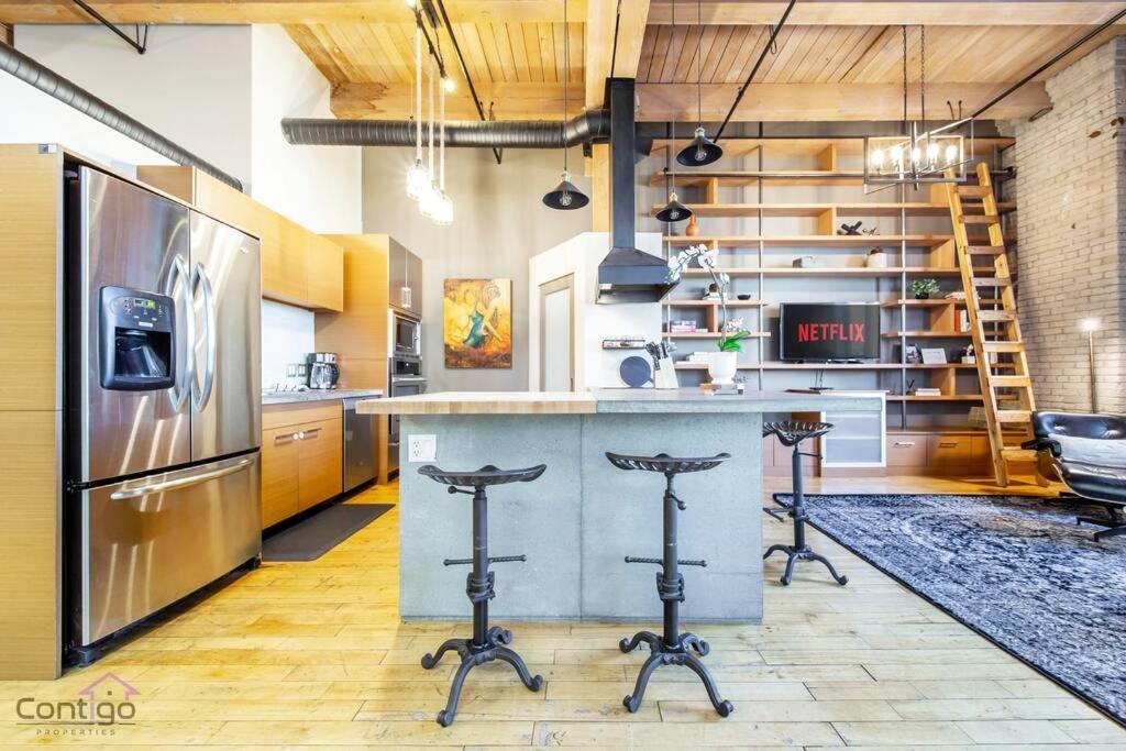 Historic Jd Loft, Near Ice District, Rogers Place, Ug Parking Edmonton Exterior foto